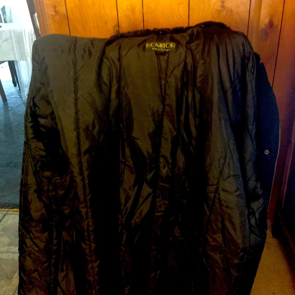 Black coat fits 22W- 24W.